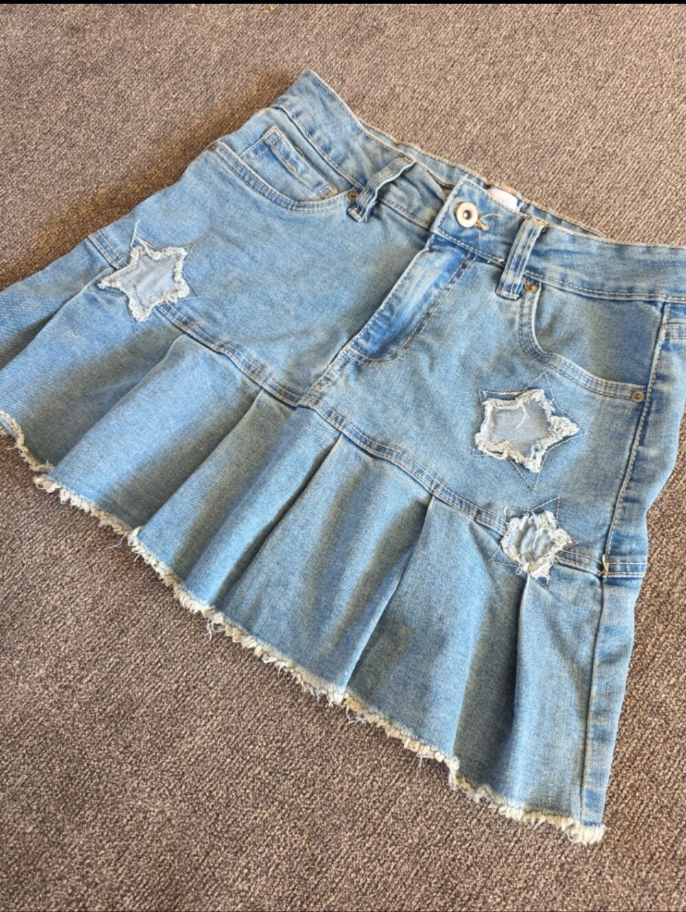 Y2K YMI Light Blue Denim Pleated Mini Skirt with Star Patch Cutouts. Size 14 Jrs